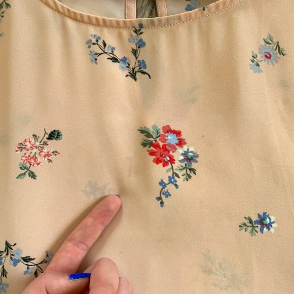 Blush Floral Blouse - Picture 3 of 3